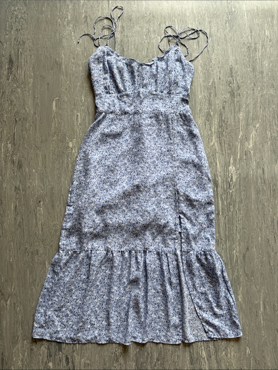 Abercrombie & Fitch Dresses & Skirts - Abercrombie & Fitch Light Blue Floral Midi Dress